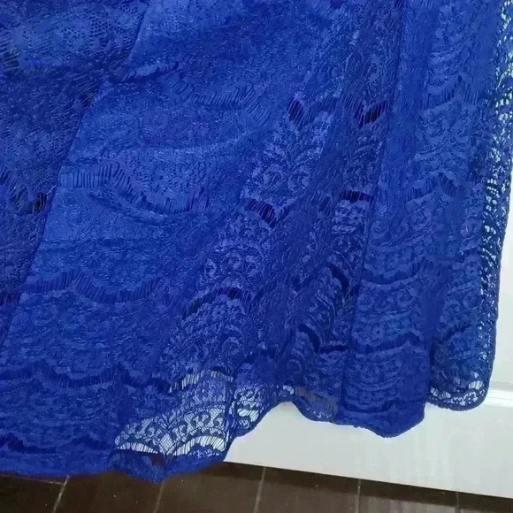 Royal Blue Lace Gown - Picture 8 of 15